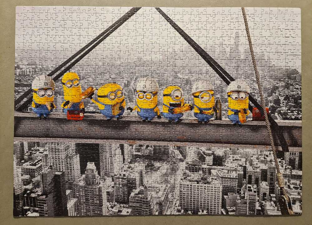 Minions Lunch On A Skyscraper - Clementoni puzzle collectible [Barcode 8005125393701] - Main Image 2