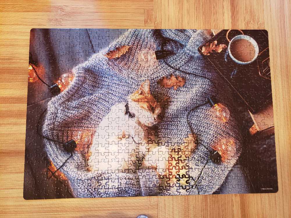 Autumn Halloween Pumpkins - Cardinal Puzzles puzzle collectible [Barcode 778988409275] - Main Image 4