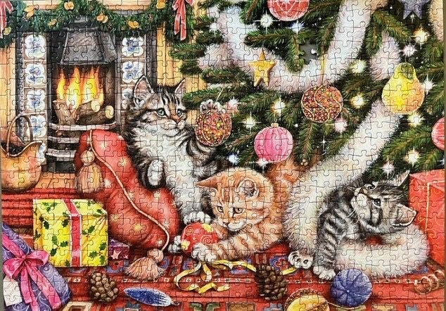 Gibsons Bad Cats & Baubles  - Gibsons puzzle collectible [Barcode 5012269030457] - Main Image 3