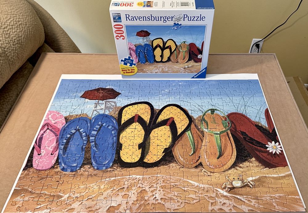So Many Sandals - Ravensburger puzzle collectible [Barcode 4005556135363] - Main Image 3
