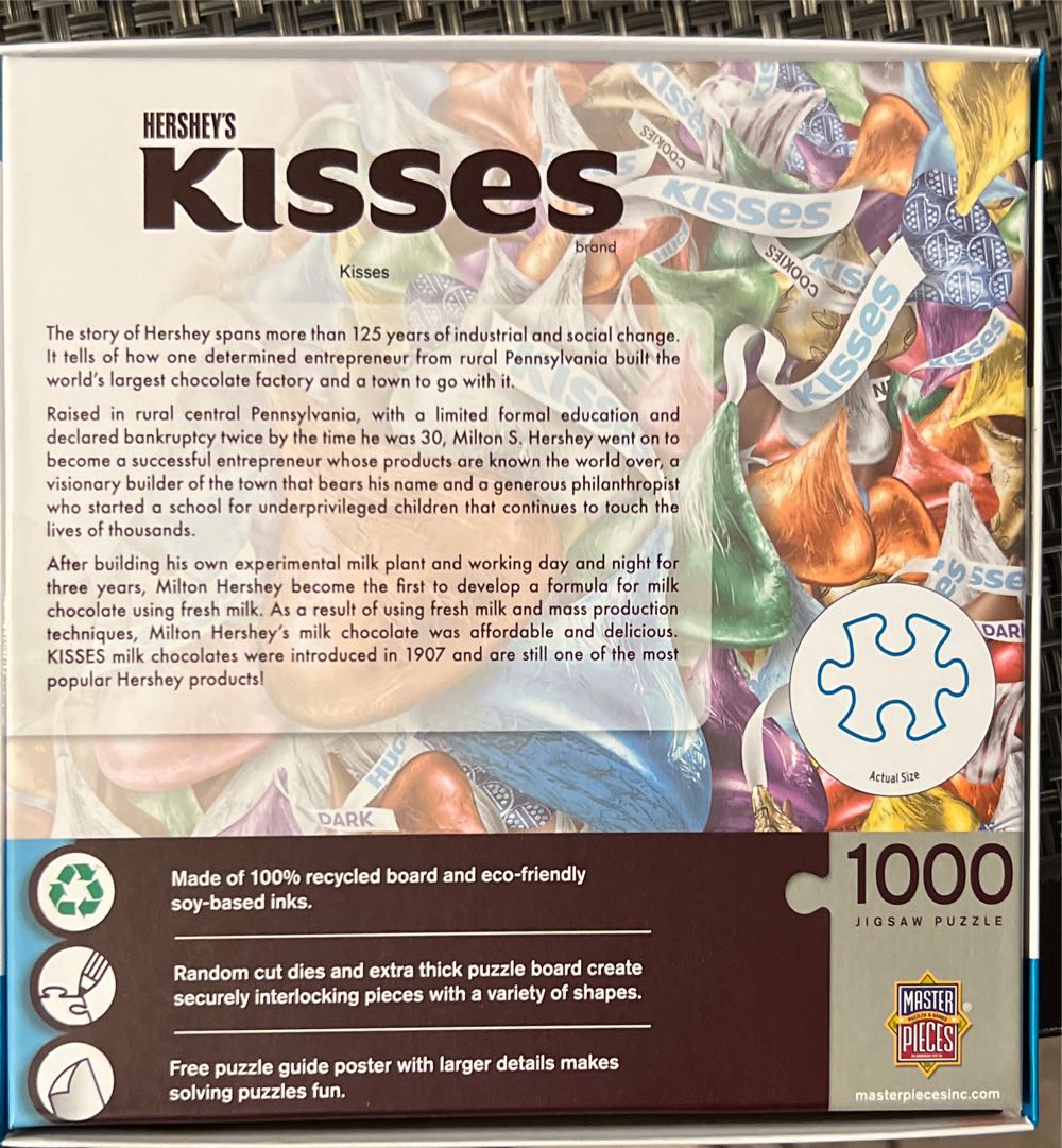 Hershey Kisses - Master Pieces puzzle collectible [Barcode 705988723322] - Main Image 3