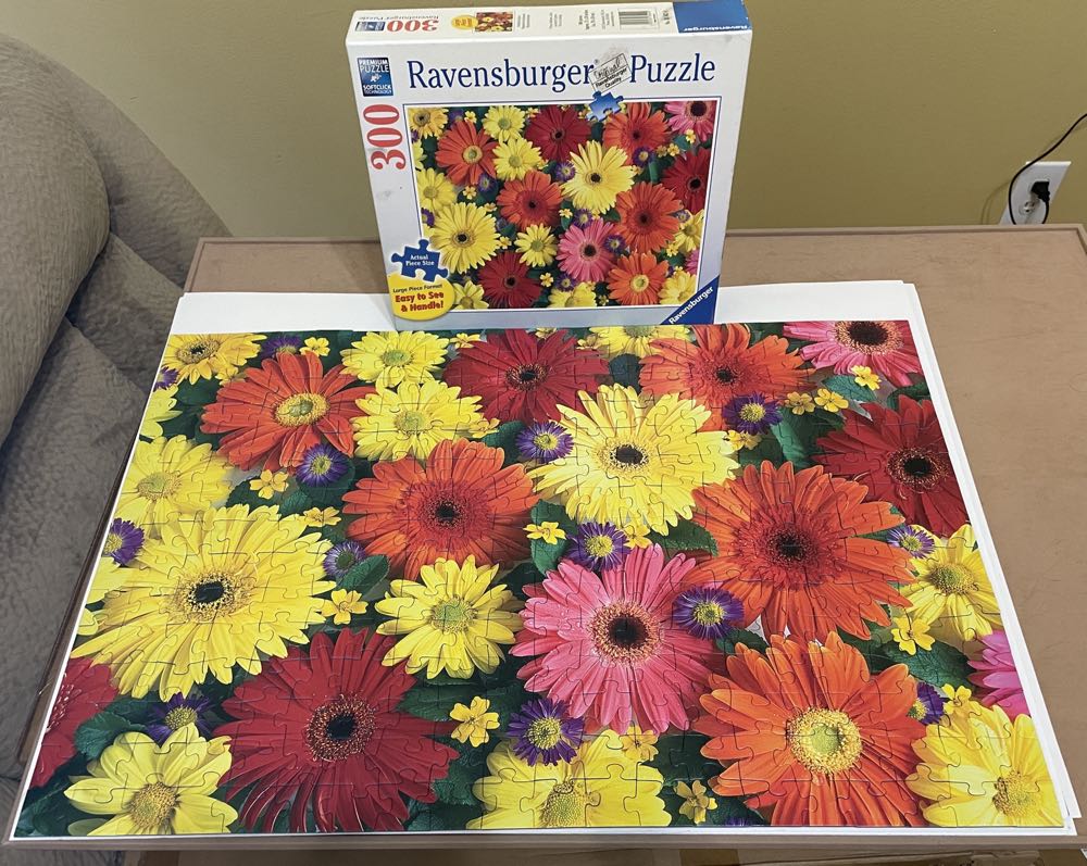 Delightful Daisies  - Ravensburger puzzle collectible [Barcode 4005556135424] - Main Image 3