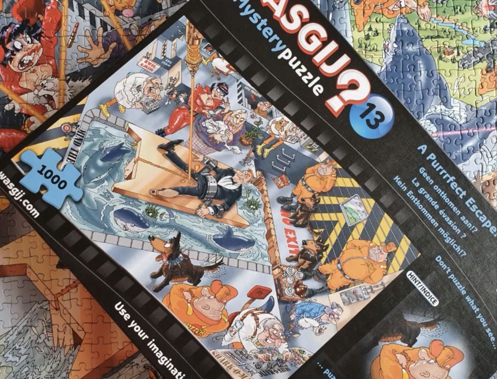 Mystery 13 A Purrrfect Escape! 🟦 - Jumbo Wasgij puzzle collectible [Barcode 8710126821176] - Main Image 4