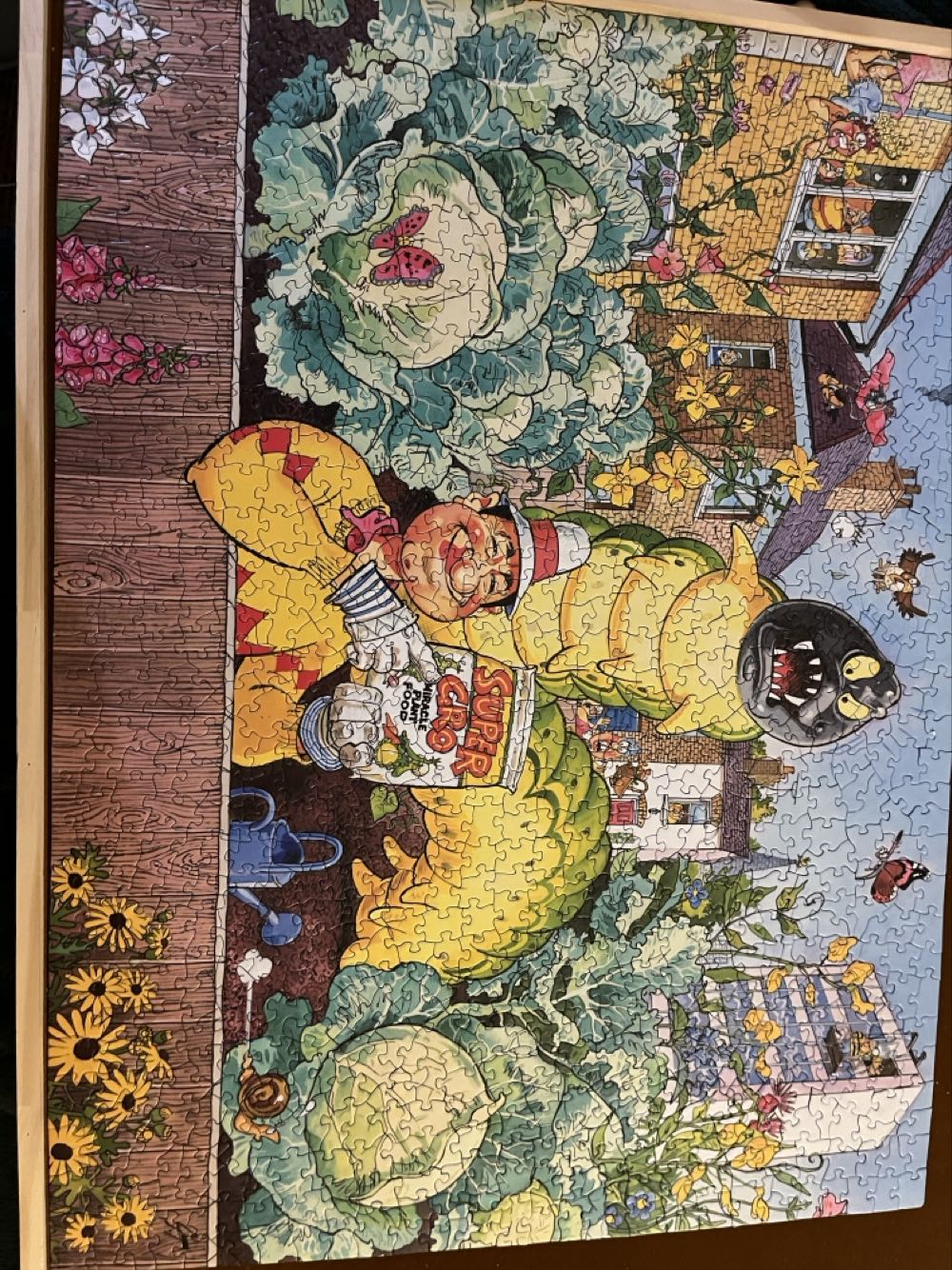 Wasgij: Blooming Marvelous - Ravensburger puzzle collectible [Barcode 666273809278] - Main Image 2