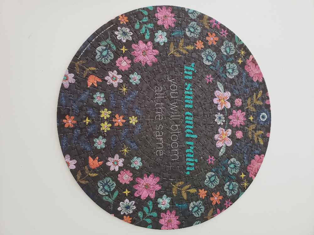 In The Sun And Rain - Paladone puzzle collectible [Barcode 5055964791674] - Main Image 2