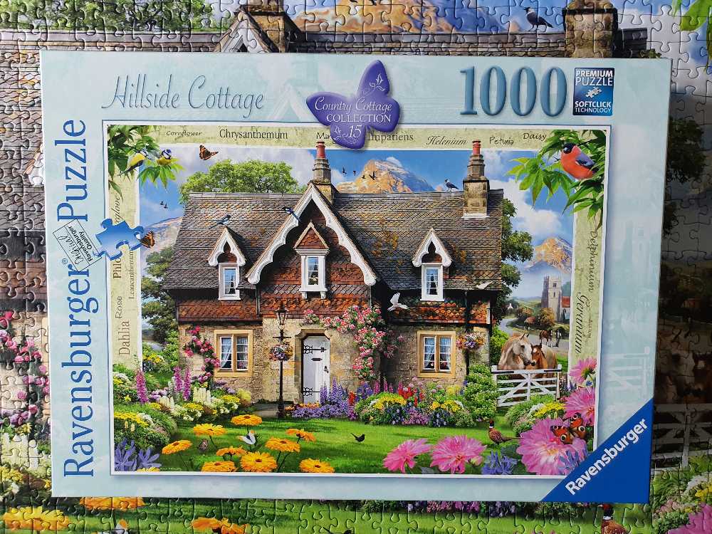 Country Cottage No. 15: Hillside Cottage - Ravensburger puzzle collectible [Barcode 4005556174898] - Main Image 3