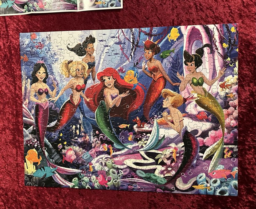 Little Mermaid Ariel and her sisters - Ceaco puzzle collectible [Barcode 021081223157] - Main Image 2