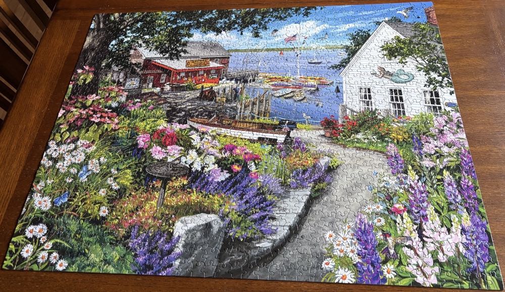 Coastal Cottage - White Mountain 🇺🇸 puzzle collectible [Barcode 724819266395] - Main Image 3