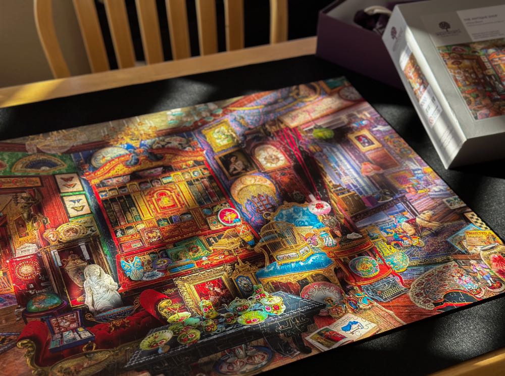 The Antique Shop - Wentworth Wooden Puzzles puzzle collectible [Barcode 6050265373931] - Main Image 3