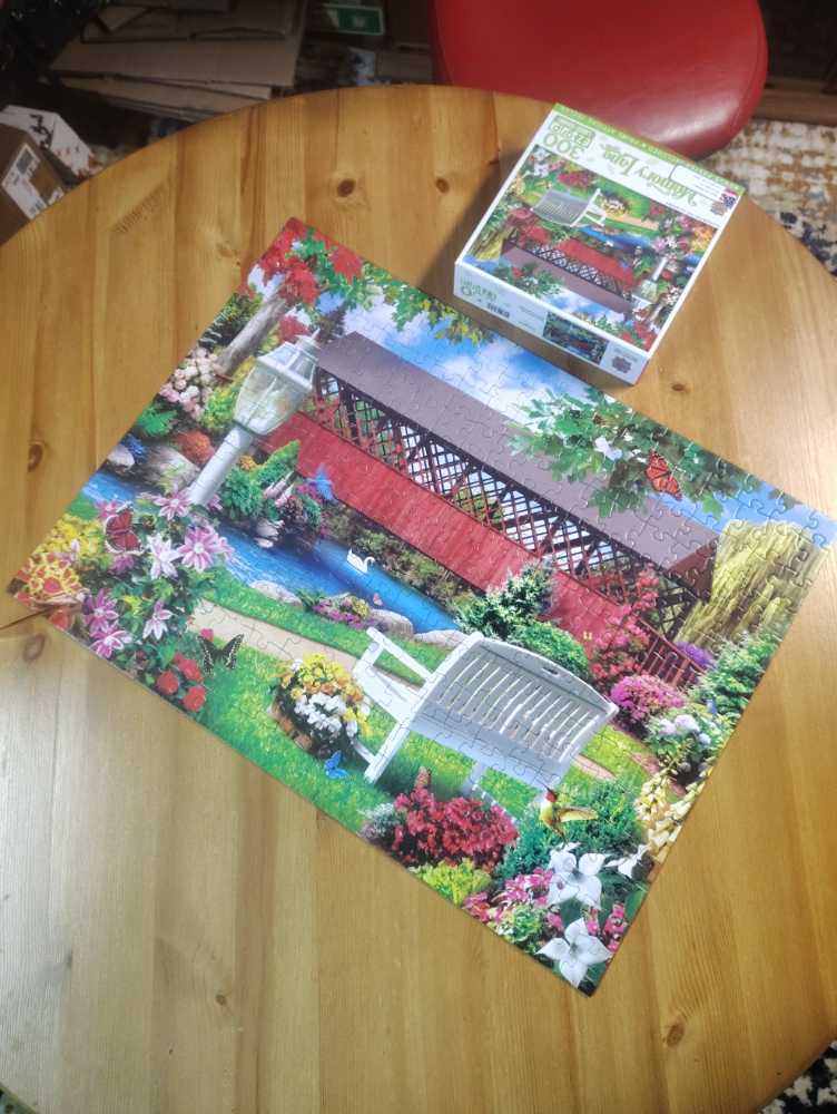 Countryside Park - MasterPieces puzzle collectible [Barcode 705988321580] - Main Image 4