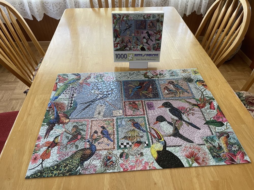 Grand Exotic Birds - Bits & Pieces puzzle collectible [Barcode 192949030634] - Main Image 4