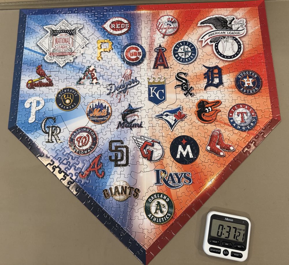 Baseball Teams - Master Pieces puzzle collectible [Barcode 705988014352] - Main Image 2