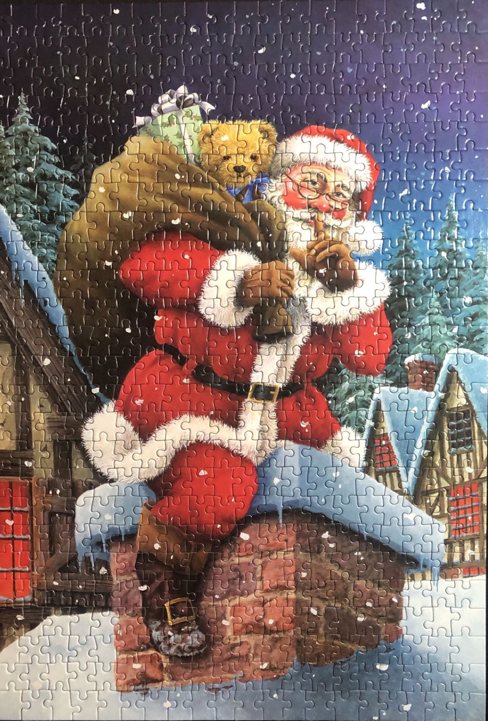 A Tight Fit - WHSMITH puzzle collectible [Barcode 34027363] - Main Image 3