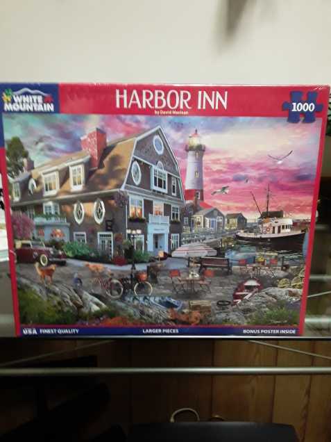 Harbor Inn - Complete  - White Mountain Puzzles puzzle collectible [Barcode 724819266357] - Main Image 3