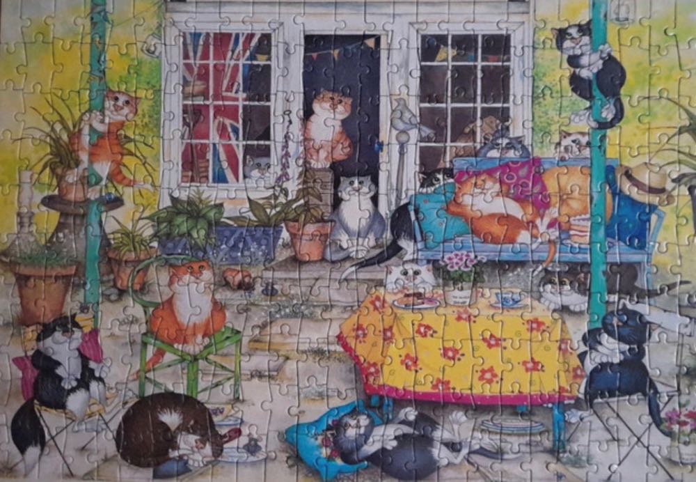 Summerhouse Cats - Gibsons puzzle collectible [Barcode 5012269027006] - Main Image 4