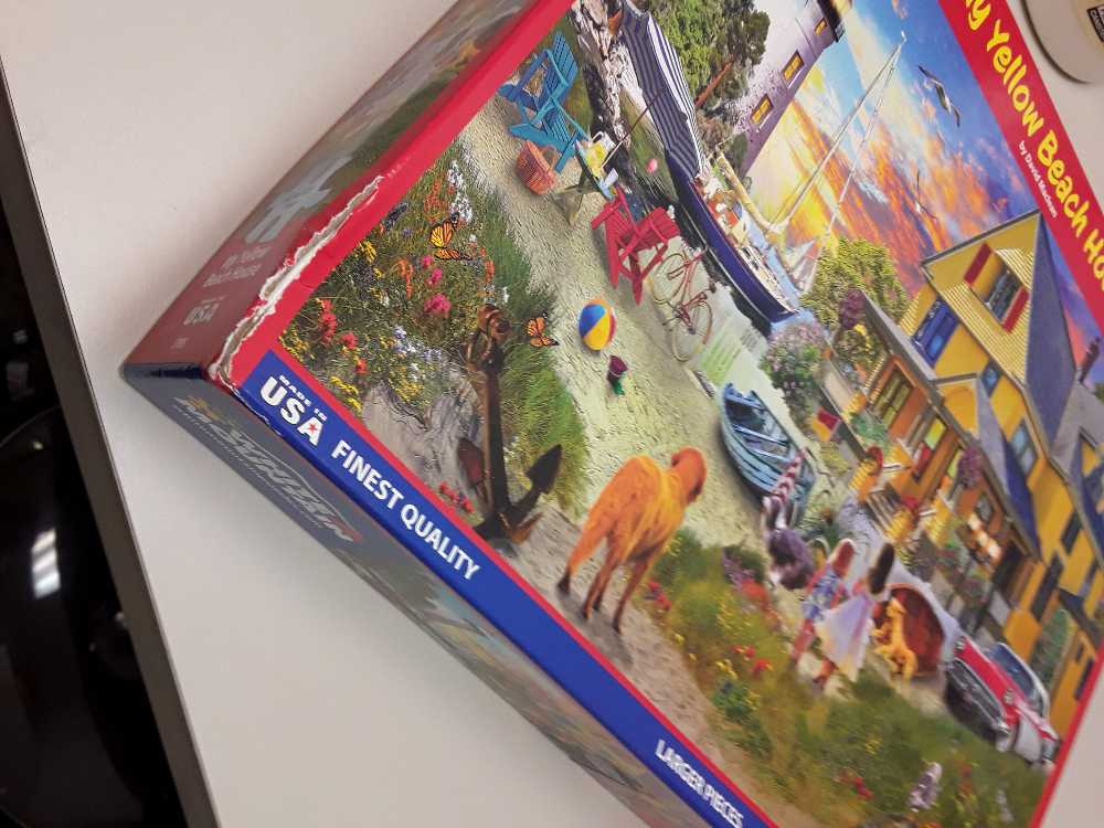 WM My Yellow Beach House - White Mountain puzzle collectible [Barcode 724819266364] - Main Image 4