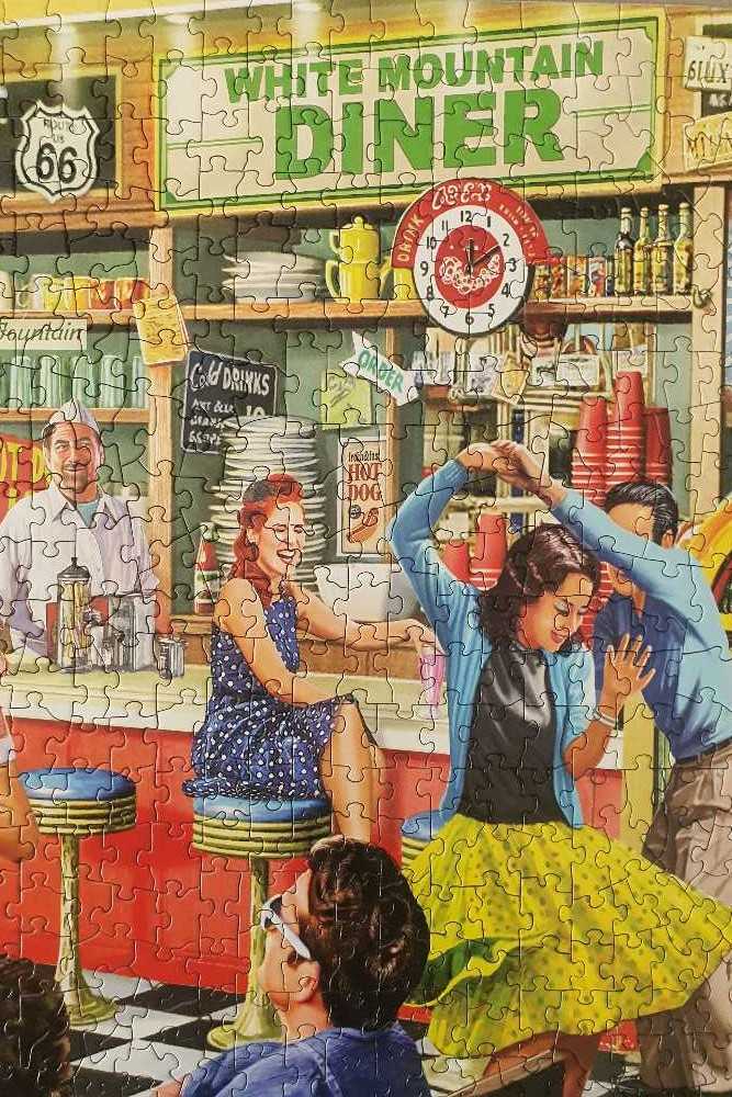 American Diner - White Mountain puzzle collectible [Barcode 724819261314] - Main Image 4