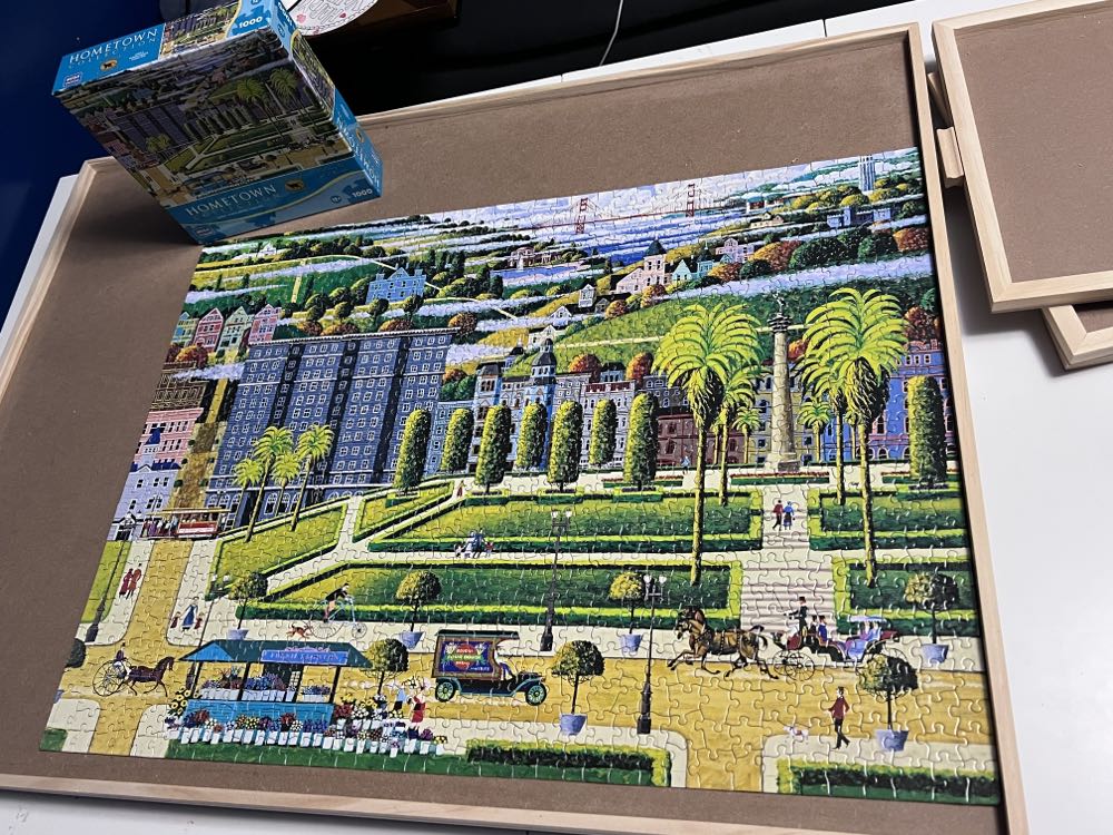 Union Square - Mega Puzzles puzzle collectible [Barcode 072348092009] - Main Image 2