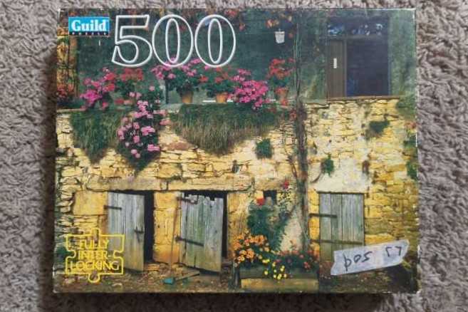 Who’s Decorating The Snowman