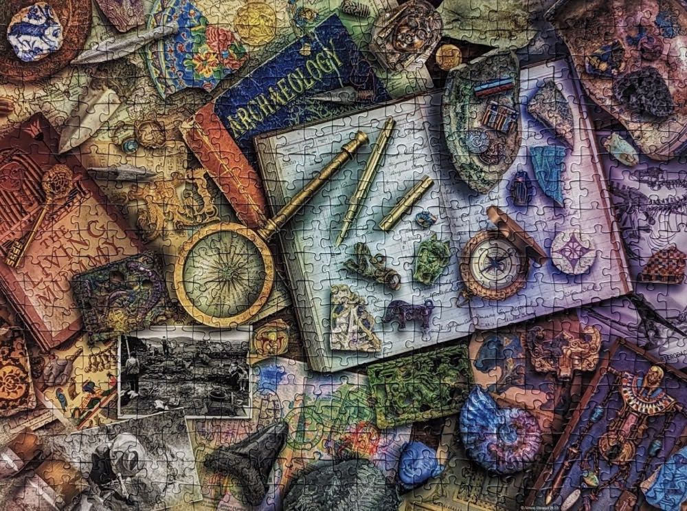 The Archaeologist’s Desk - Ravensburger puzzle collectible [Barcode 4005556175208] - Main Image 3