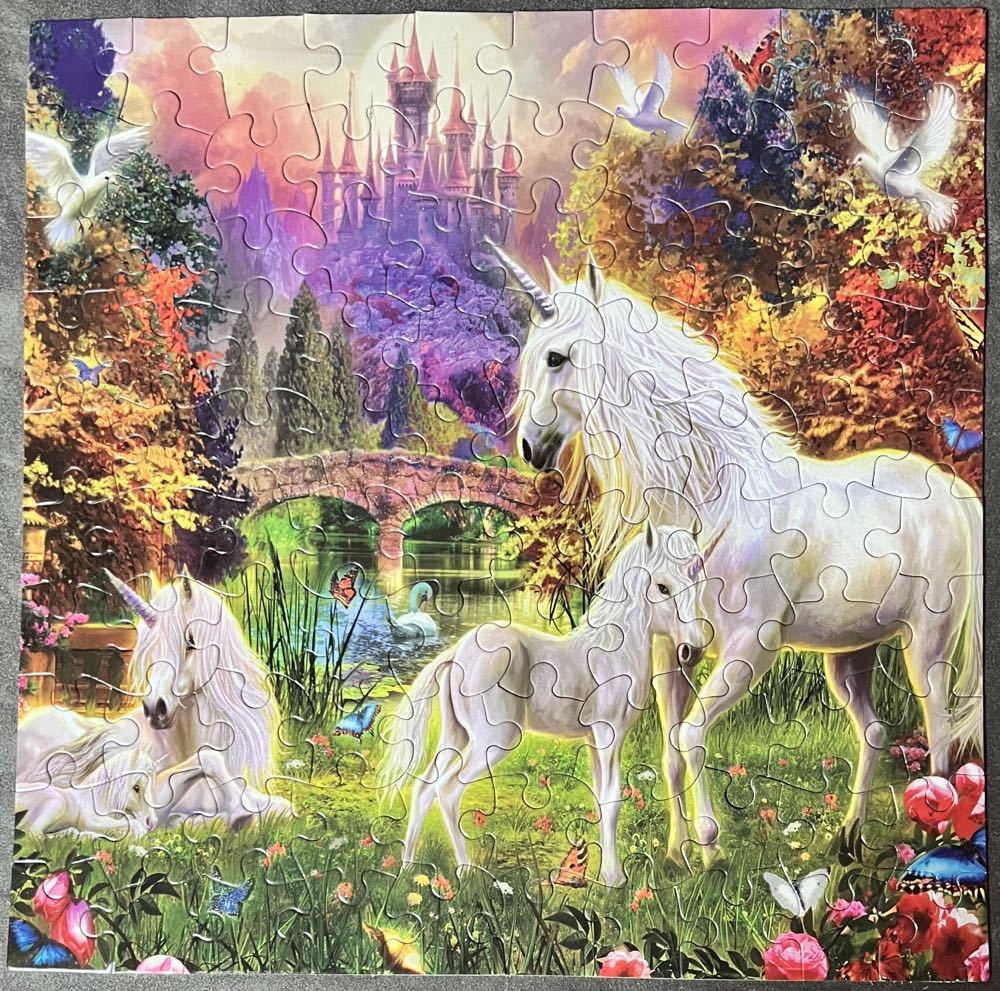 The Castle Unicorns - Ceaco puzzle collectible [Barcode 021081160582] - Main Image 3