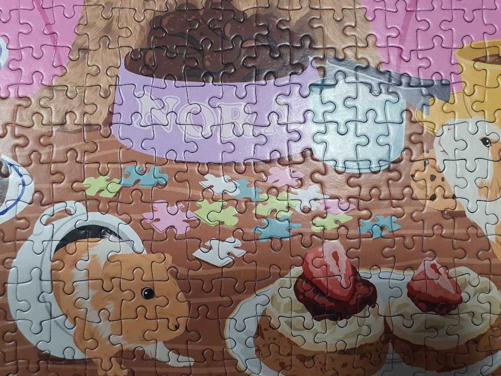 Nibbles With Nora - Cheryl/Stephanie - Gibson puzzle collectible [Barcode 5012269066173] - Main Image 3