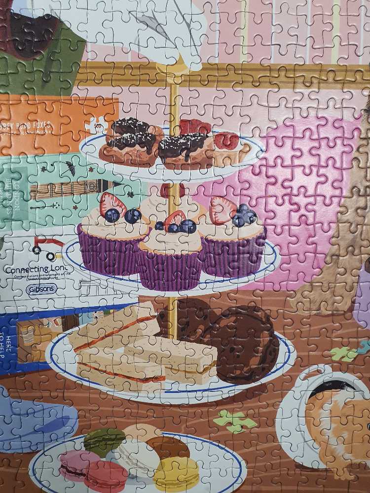 Nibbles With Nora - Cheryl/Stephanie - Gibson puzzle collectible [Barcode 5012269066173] - Main Image 4