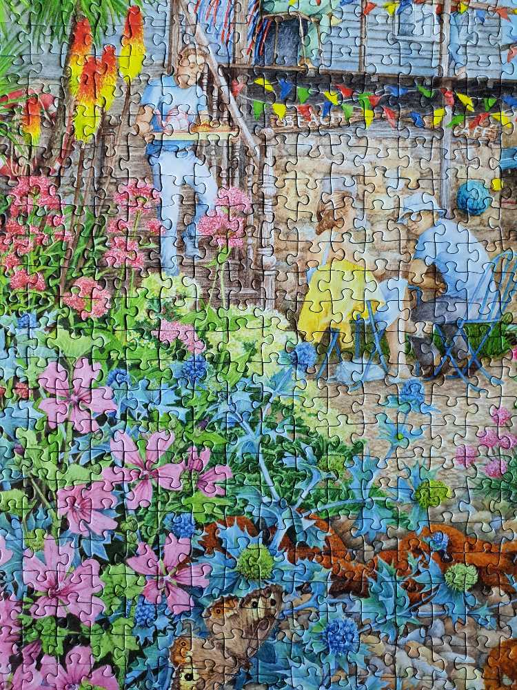 Beach Garden Café - Ravensburger puzzle collectible [Barcode 4005556174799] - Main Image 3