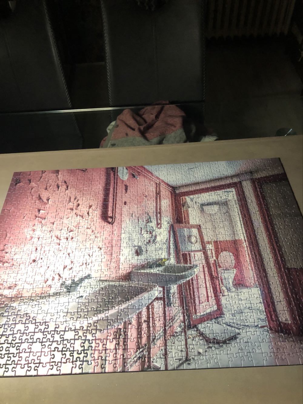 Lost Places:  Pink Dreams - Ravenburger puzzle collectible [Barcode 4005556173594] - Main Image 3