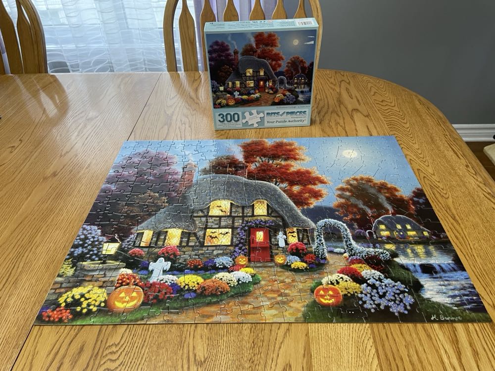 Halloween Cottage  - Bits & Pieces puzzle collectible [Barcode 192949065773] - Main Image 4