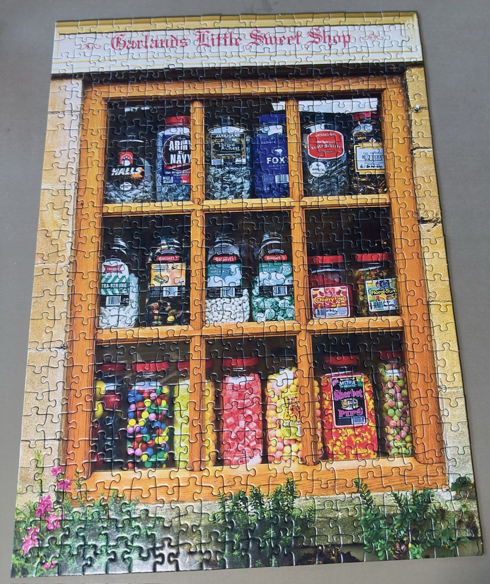 Window Candy - 985, 1/2/26 - Ravensburger puzzle collectible [Barcode 4005556813841] - Main Image 3