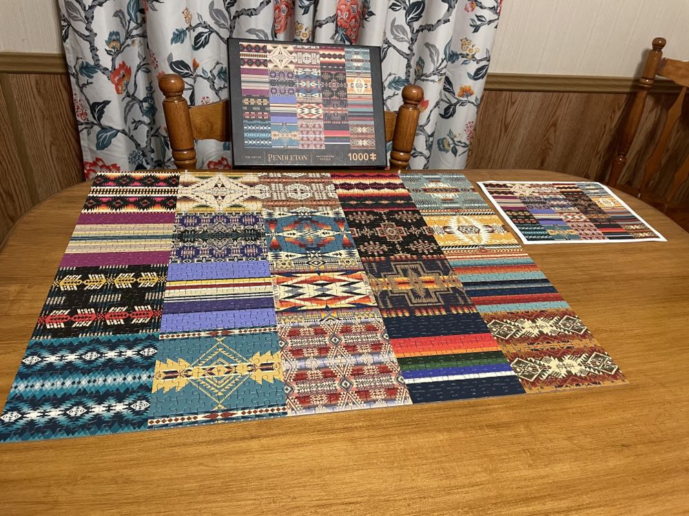 Pendleton Patchwork - Chronical Books puzzle collectible [Barcode 9781797211466] - Main Image 3