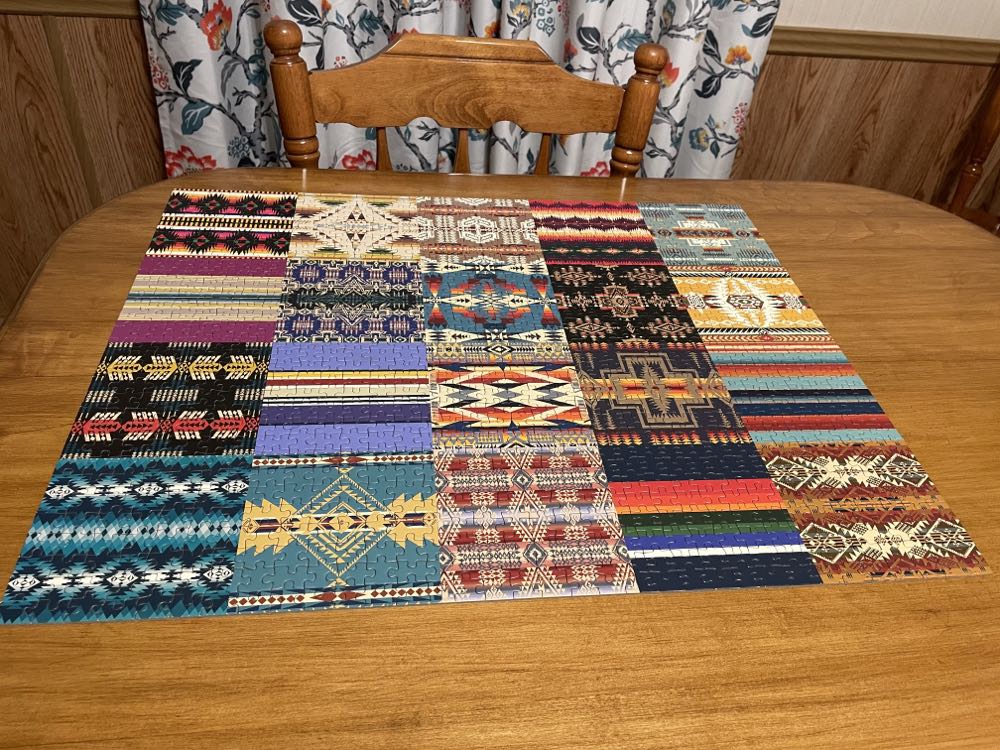 Pendleton Patchwork - Chronical Books puzzle collectible [Barcode 9781797211466] - Main Image 4