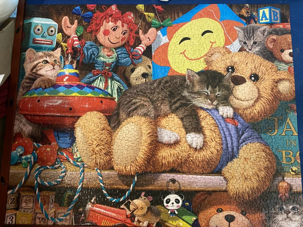 Toy Cupboard - Springbok puzzle collectible [Barcode 091683111572] - Main Image 2