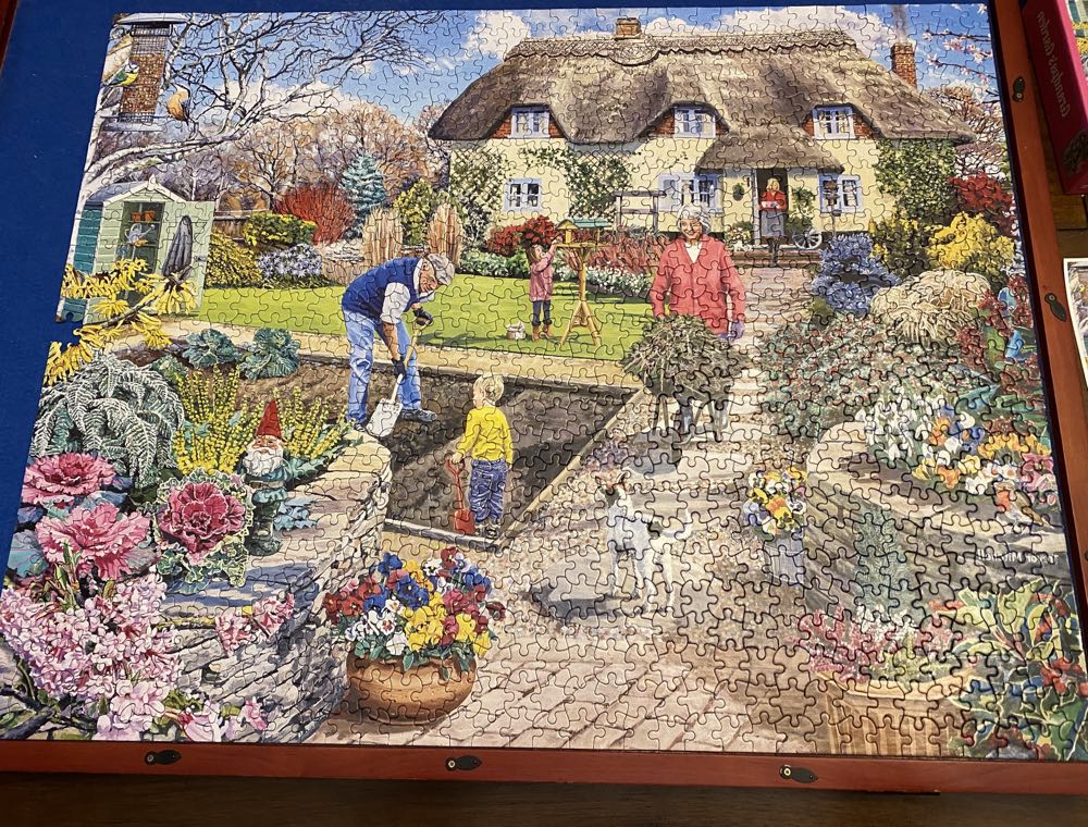 Grandpa’s Garden #2 - White Mountain puzzle collectible [Barcode 724819266401] - Main Image 4