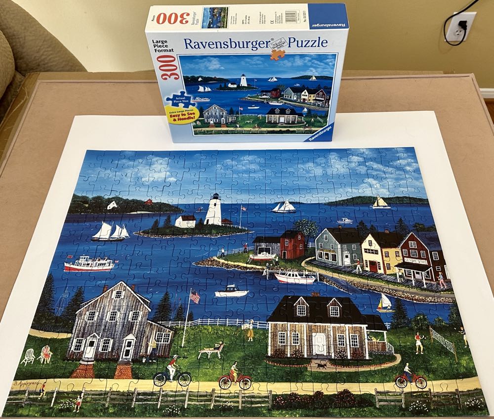 A Cove in Summer - Ravensburger puzzle collectible [Barcode 4005556135233] - Main Image 3