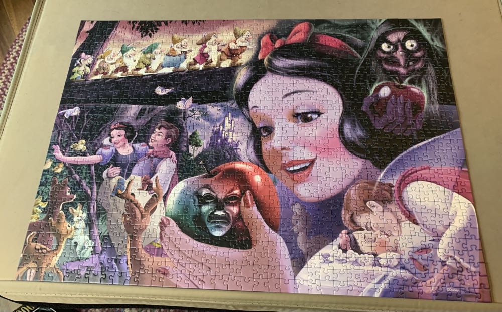 Disney Snow White - Ravensbuger puzzle collectible - Main Image 2
