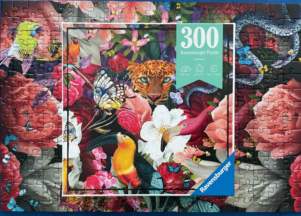 Flowers - Ravensburger puzzle collectible - Main Image 3