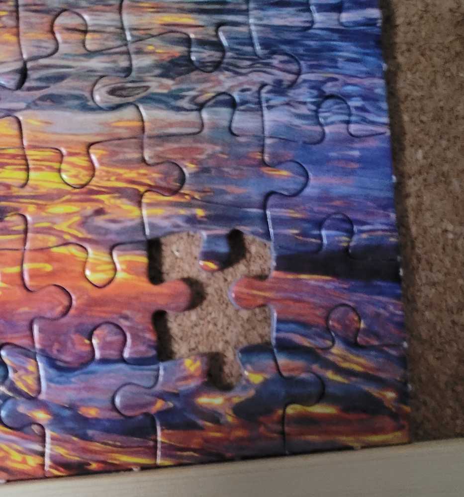 Lighthouse Island - Gibsons puzzle collectible [Barcode 5012269031478] - Main Image 3