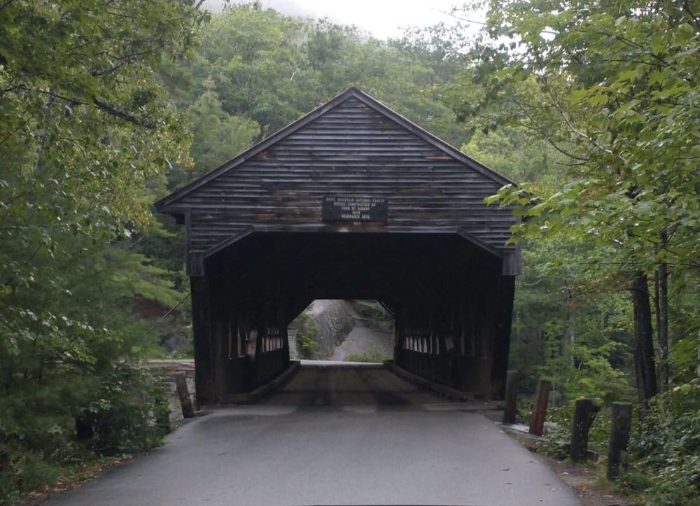 ZZ - Albany Covered Bridge (SOLD) - White Mountain Puzzles puzzle collectible [Barcode 724819257638] - Main Image 4