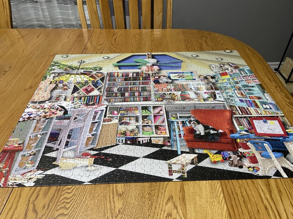 Craft Room - White Mountain puzzle collectible [Barcode 724819260959] - Main Image 4