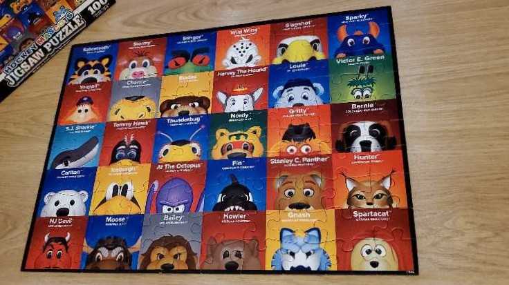 Hockey Mascots - NHL - Masterpieces puzzle collectible [Barcode 705988007309] - Main Image 2