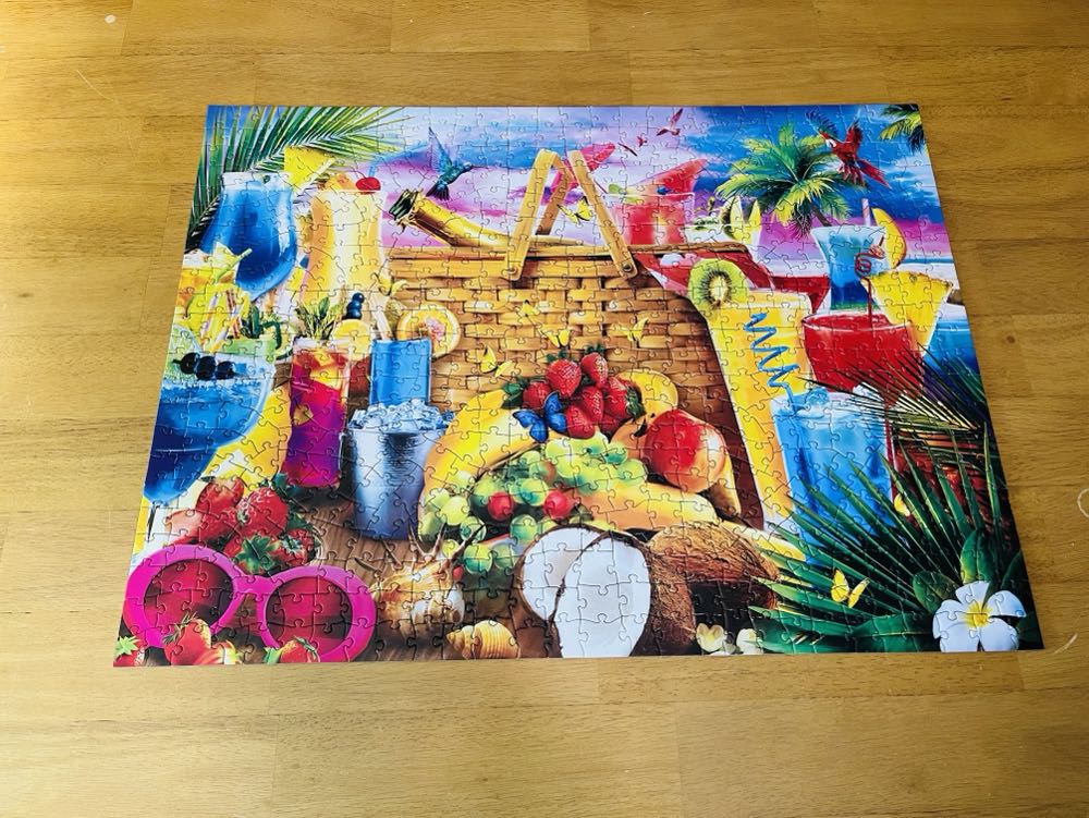 Picnic On The Beach - MasterPieces puzzle collectible [Barcode 705988322426] - Main Image 2