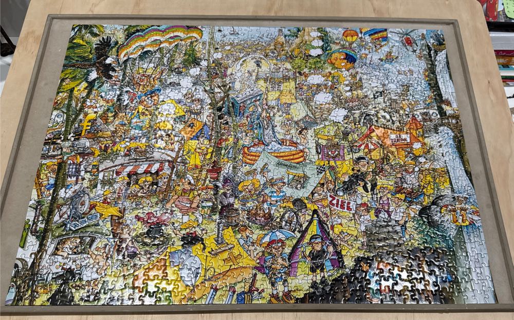 Crazy Bbq - Bits & Pieces puzzle collectible [Barcode 192949010193] - Main Image 2