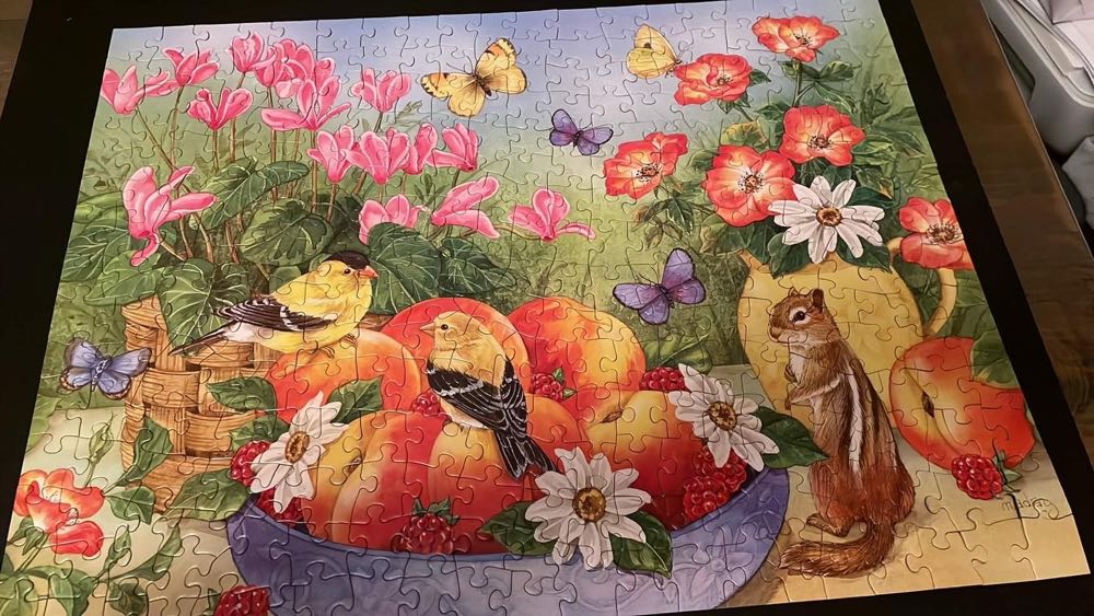 Just Peachy - Bits And Pieces puzzle collectible [Barcode 704812407803] - Main Image 2