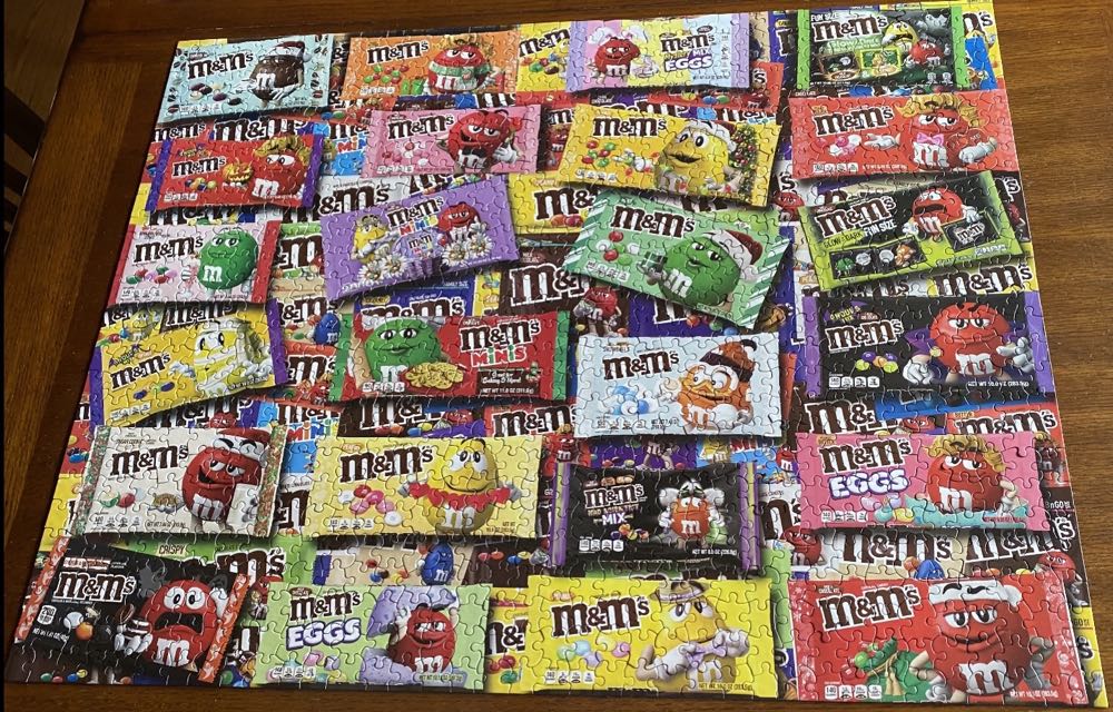 M&Ms - White Mountain puzzle collectible [Barcode 724819266302] - Main Image 3