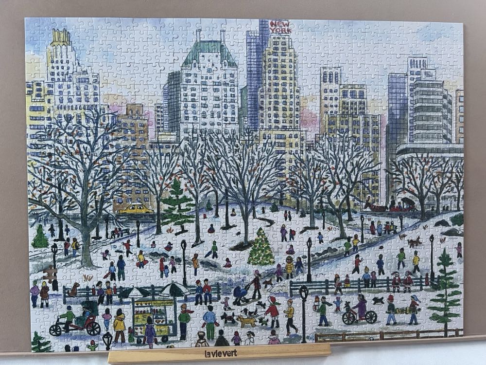 Winter in Central Park - Galison puzzle collectible [Barcode 9780735372146] - Main Image 2