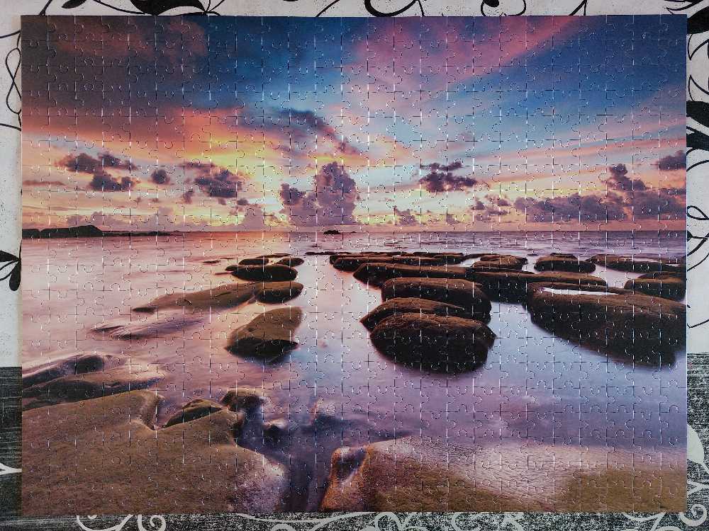 Tindakon Dazang Beach, Sabah, Malaysia - Hinkler 🇦🇺 puzzle collectible [Barcode 9354537001568] - Main Image 2