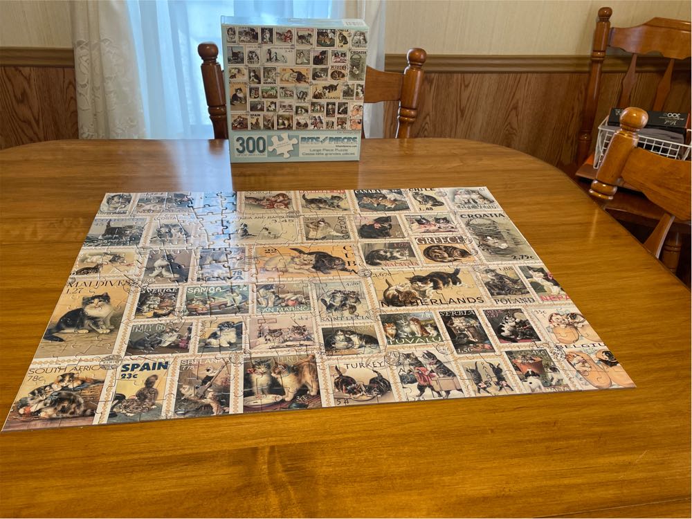 Cat Stamps Quilt - Bits & Pieces puzzle collectible [Barcode 192949033185] - Main Image 3