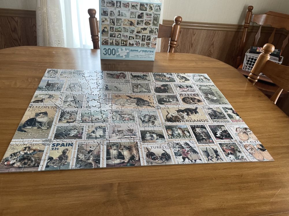 Cat Stamps Quilt - Bits & Pieces puzzle collectible [Barcode 192949033185] - Main Image 4